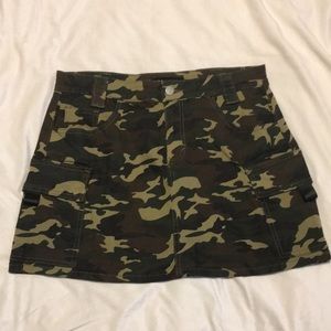 Size:Large. Camouflage Mini skirt.